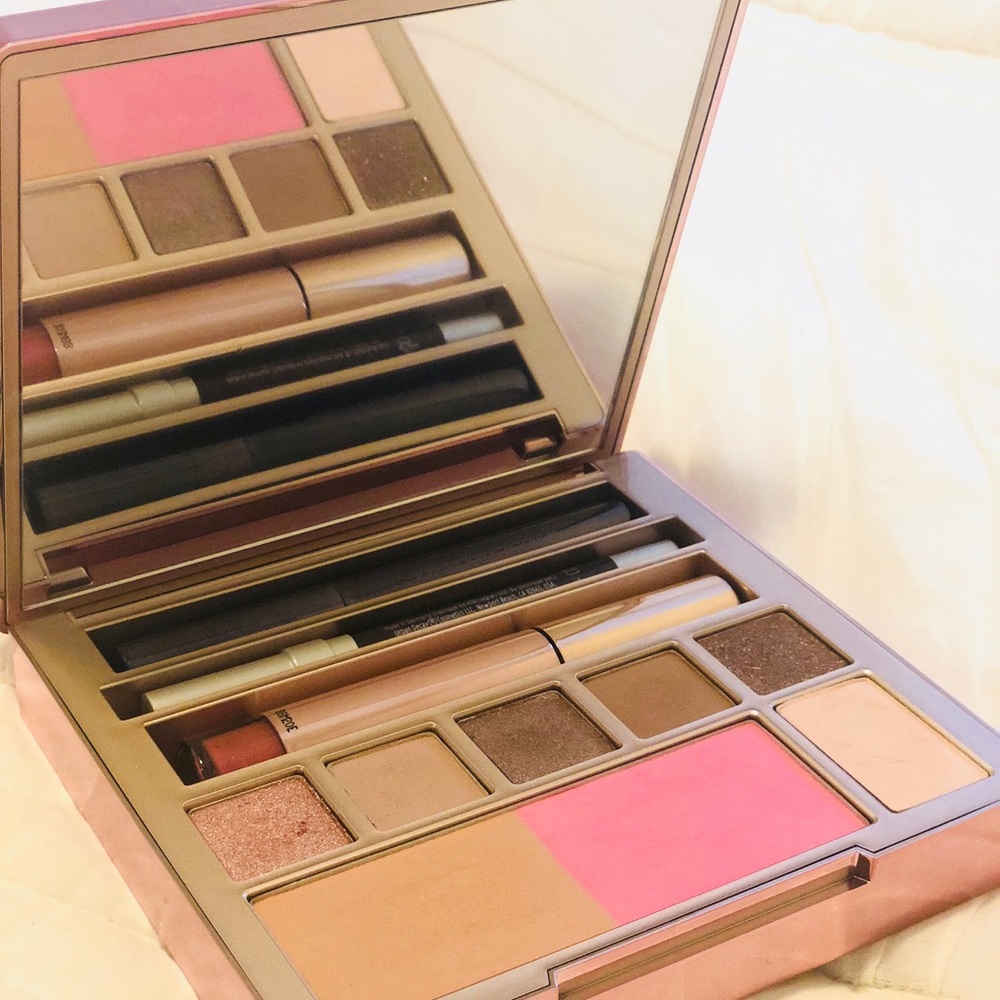 URBAN DECAY NAKED ON THE RUN PALETTE